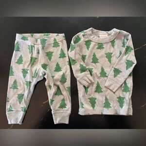 Hanna Andersson Gray Pajama Set with Green Tree Design